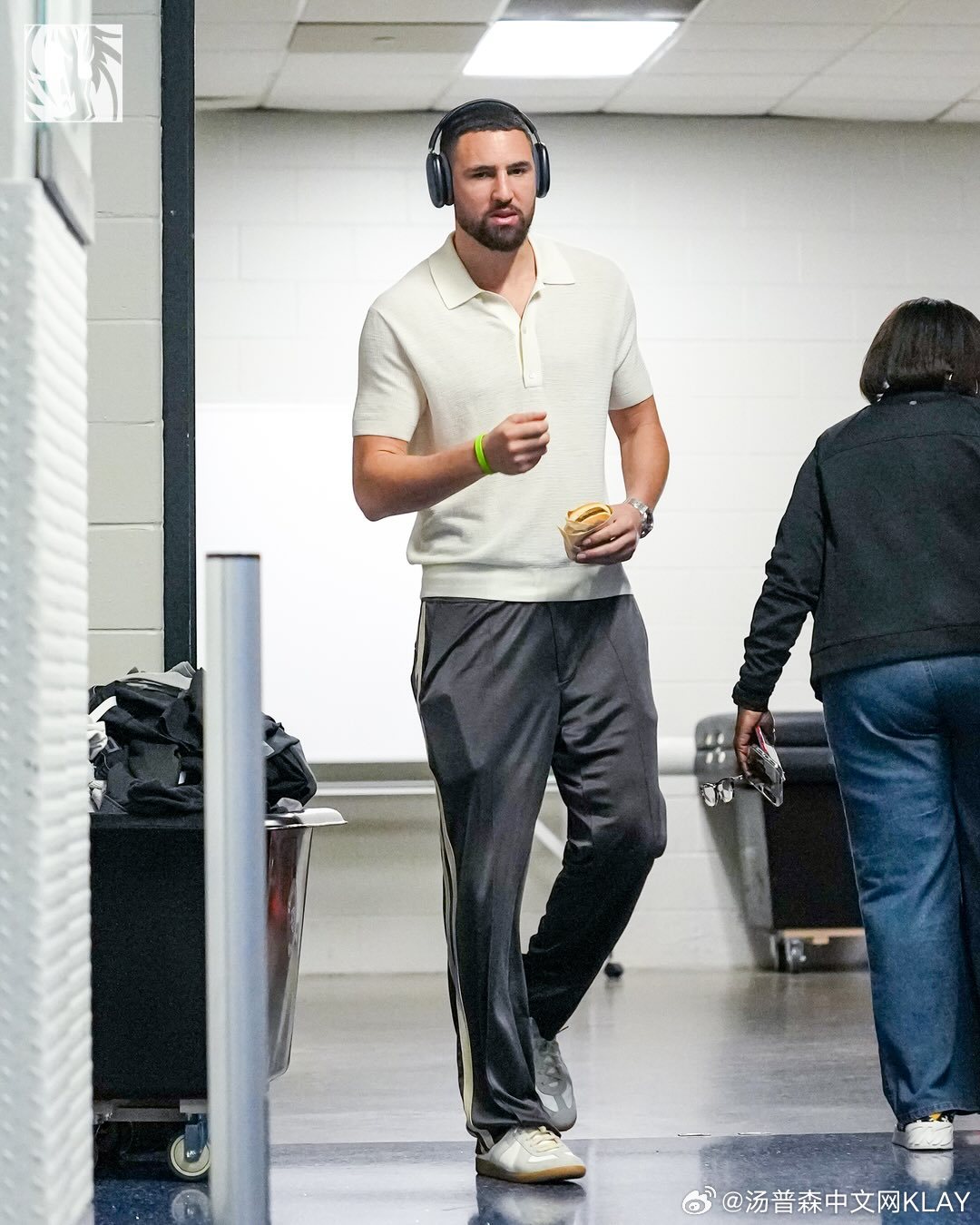 常规赛第6️⃣2️⃣场 独行侠客场挑战魔术你汤的球员通道你汤今日回归比赛！！！弗