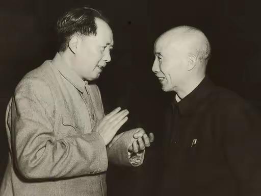 一篇400字作文，校长断定少年必成大器，后来舍命相救改写国运
 
1912年长沙