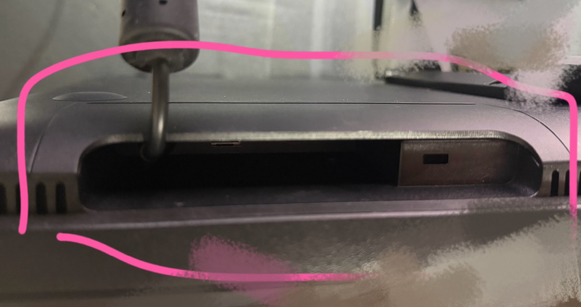 有无人懂新帝2260 背面充电的这块板子能不能取下来我感觉它设计是能取的（？）每
