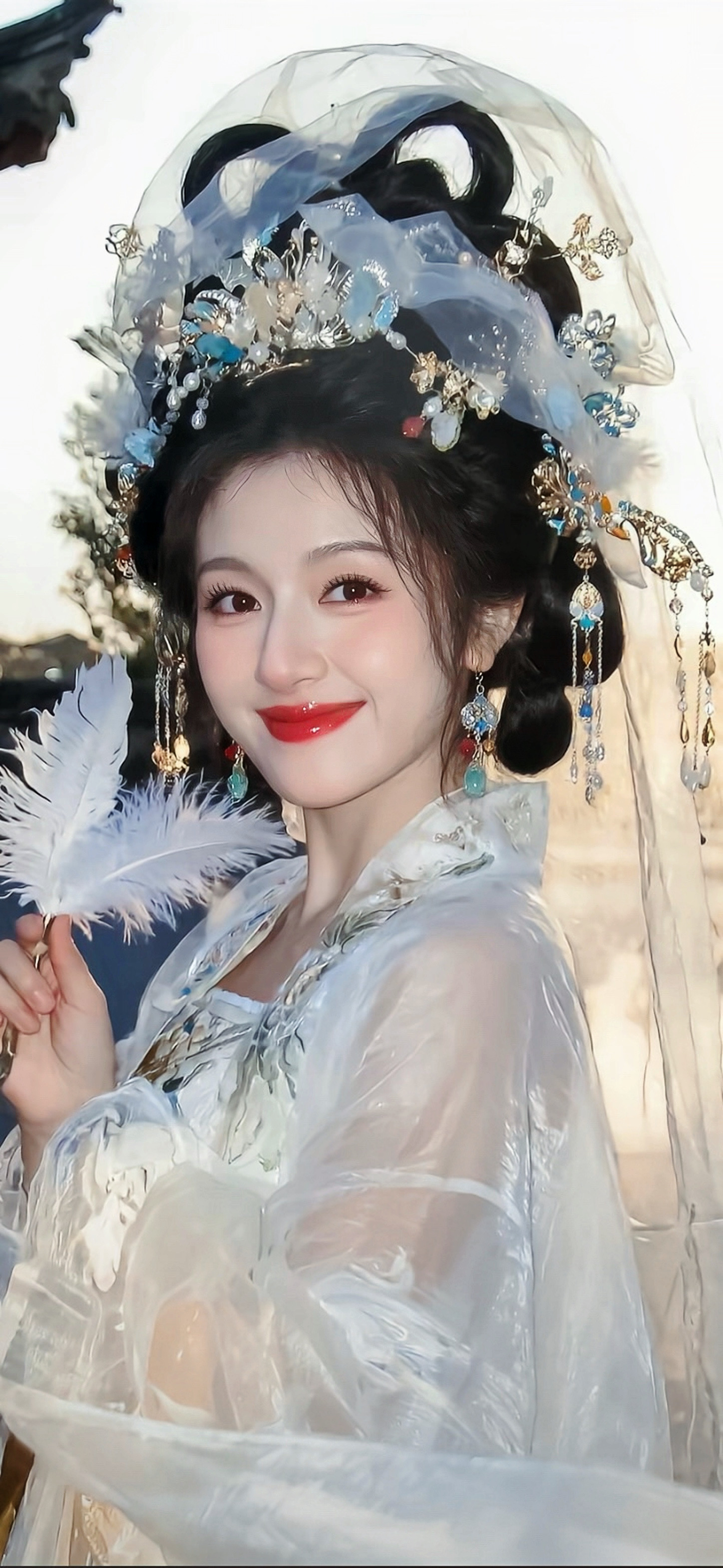 兰迪也很适合复杂的妆造 ​​​