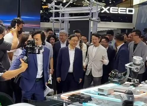 王传福站台智界V9说实话，MPV很多时候就是给传福哥这些商业大佬配得，大佬都很满