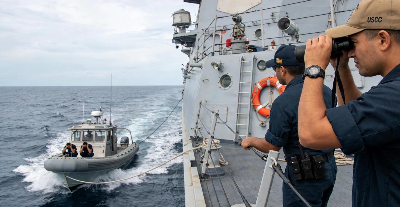 美军袭击一艘声称“贩毒船”致3死
 
当地时间2月21日，美军在海上开展行动，对