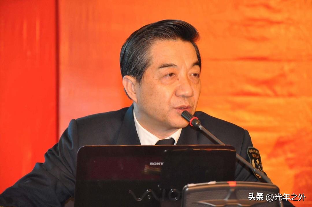 美军想拿战斧威慑我国？张召忠直言：有办法让导弹原路跑偏
 
战斧导弹曾经是美军四