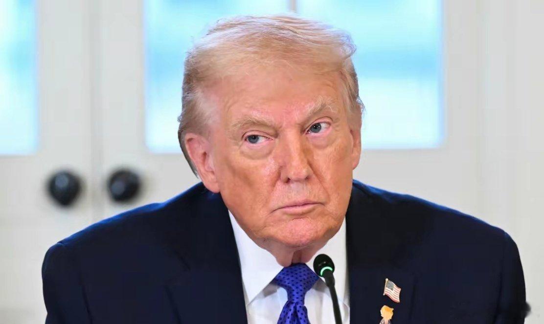 1月16日，特朗普在白宫接受记者采访时，被问及如何看待加拿大总理卡尼与中国签署贸