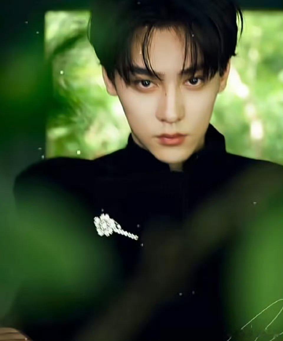 人民画报 田栩宁田栩宁 【人民画报】【开年刊】开屏！！！好帅的脸 