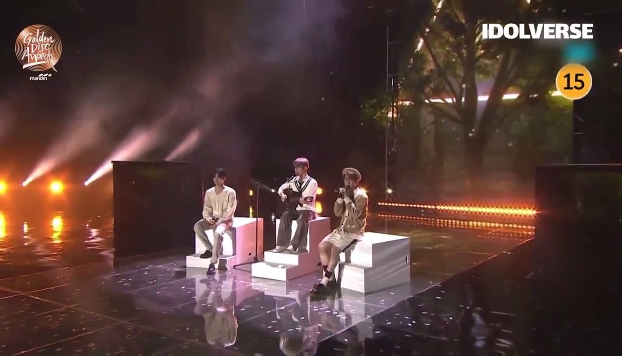 #章昊成韩彬金太来翻唱夜信# 是IU的夜信！ ​​​