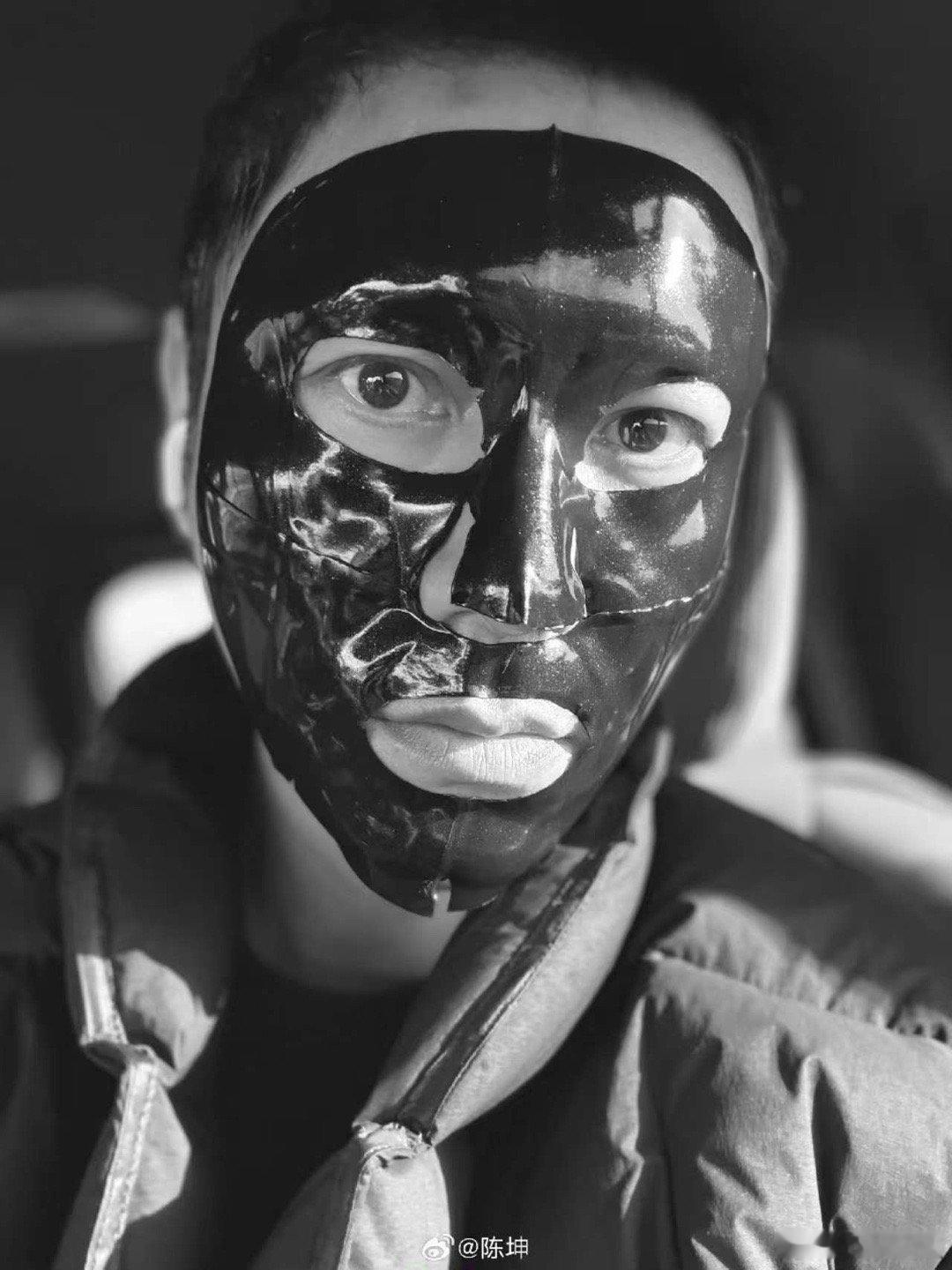 陈坤敷面膜这事儿真能追更！