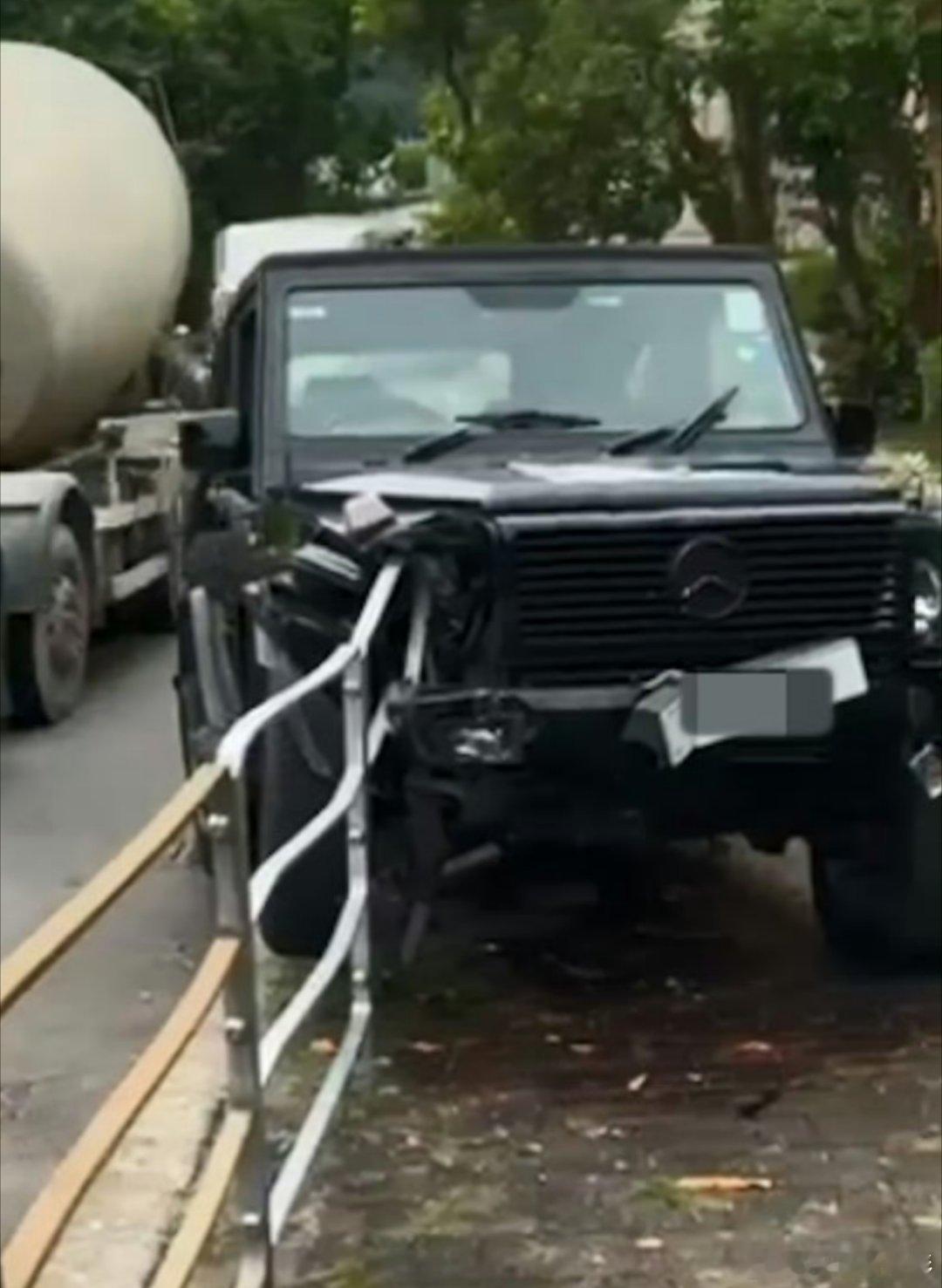 陈可辛出车祸了…车撞的蛮严重的人没事就行🙏