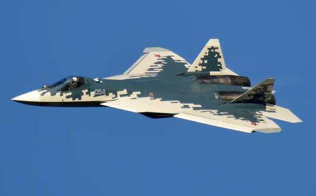 俄罗斯还是很厉害的，但我们比他更厉害！
当地时间12月22日，俄罗斯苏-57战机