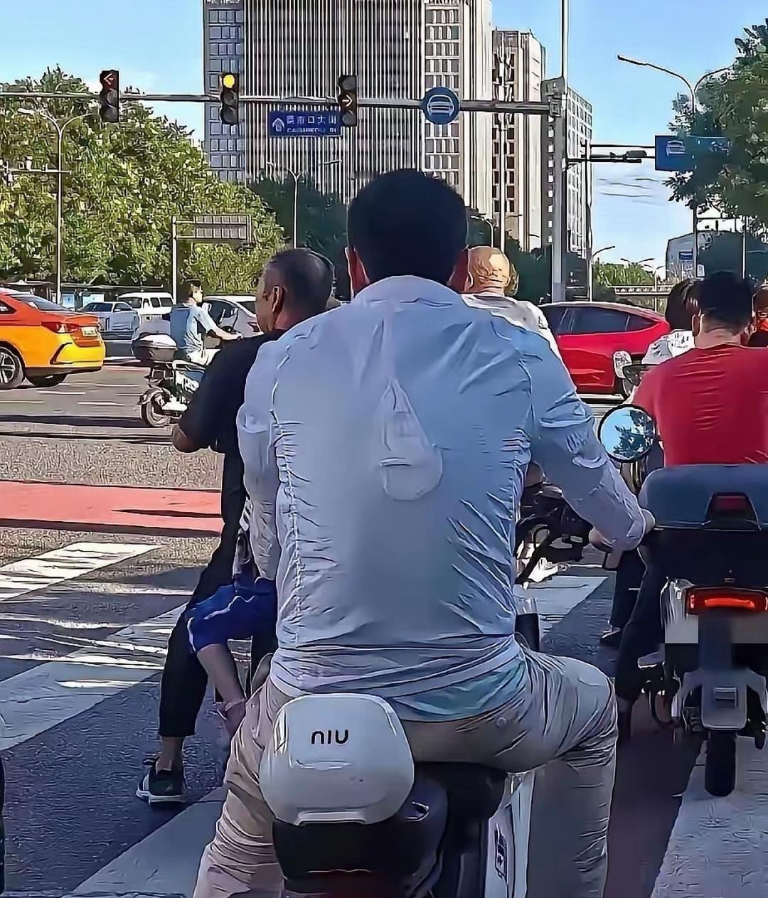 兄弟炫耀你有老婆是吧 