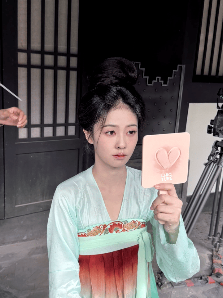 叶璃live转动图·白鹿你坐上筋斗云快去救叶璃 她要被害了白鹿莫离 .白鹿叶璃.