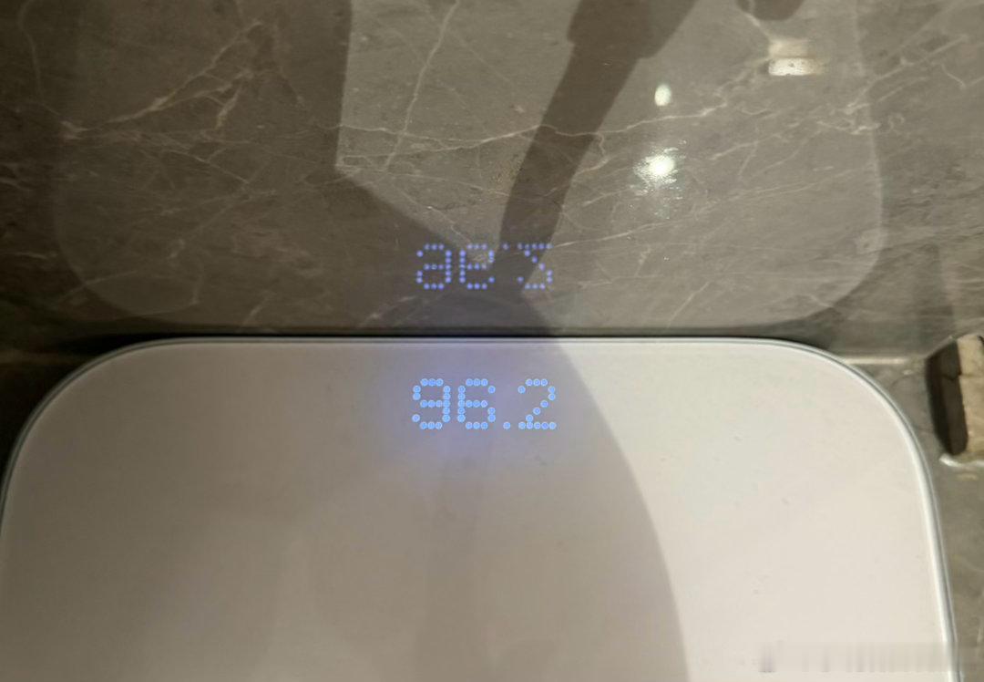 果然，忘记减肥才能减肥虽然还没有到孕前，但已经很大进步。 