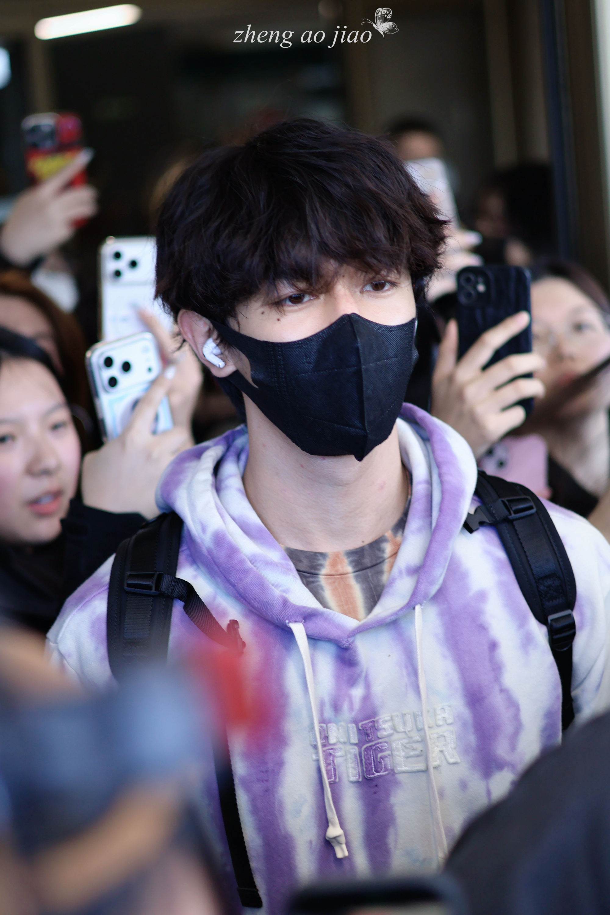 夏之光去看秀还是去上学 出发米兰时装周机场造型好男大哦！卷毛清爽小狗即视感期待大