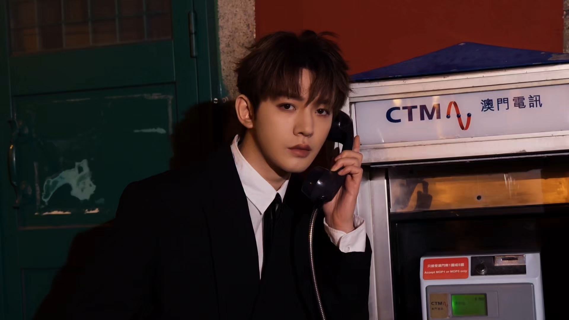 2025爱奇艺尖叫之夜邓为 爱奇艺尖叫之夜造型live图帅到爆...是小王子啊！