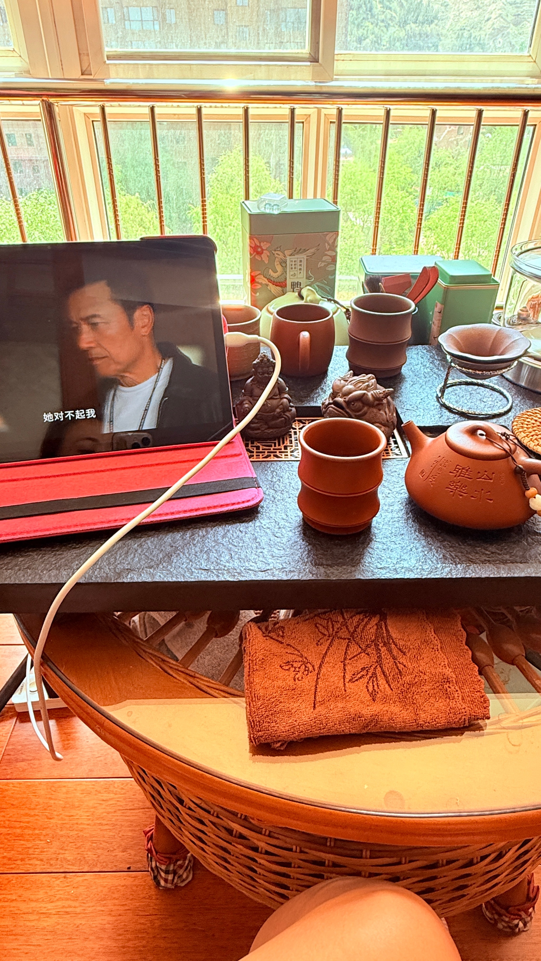 永远不要停止提升自己昨晚喝多了，还是早起去锻炼了。自制拿铁！胃里难受就一边喝荔枝