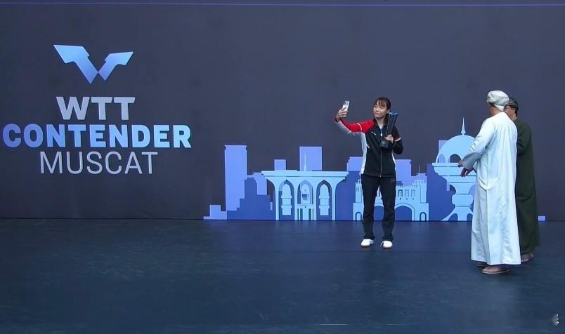 恭喜小石获得女单冠军，佳佳亚军。都是好样的.男单赛场小温一路闯关拿下冠军，这一场