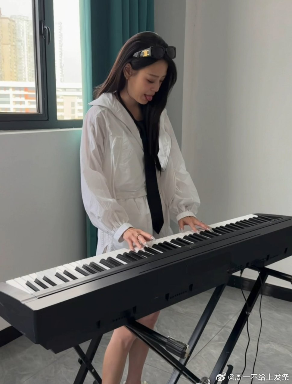 周杰伦MV女主江语晨来浪姐了J女郎江语晨官宣加盟乘风2026，时隔十年重返舞台，