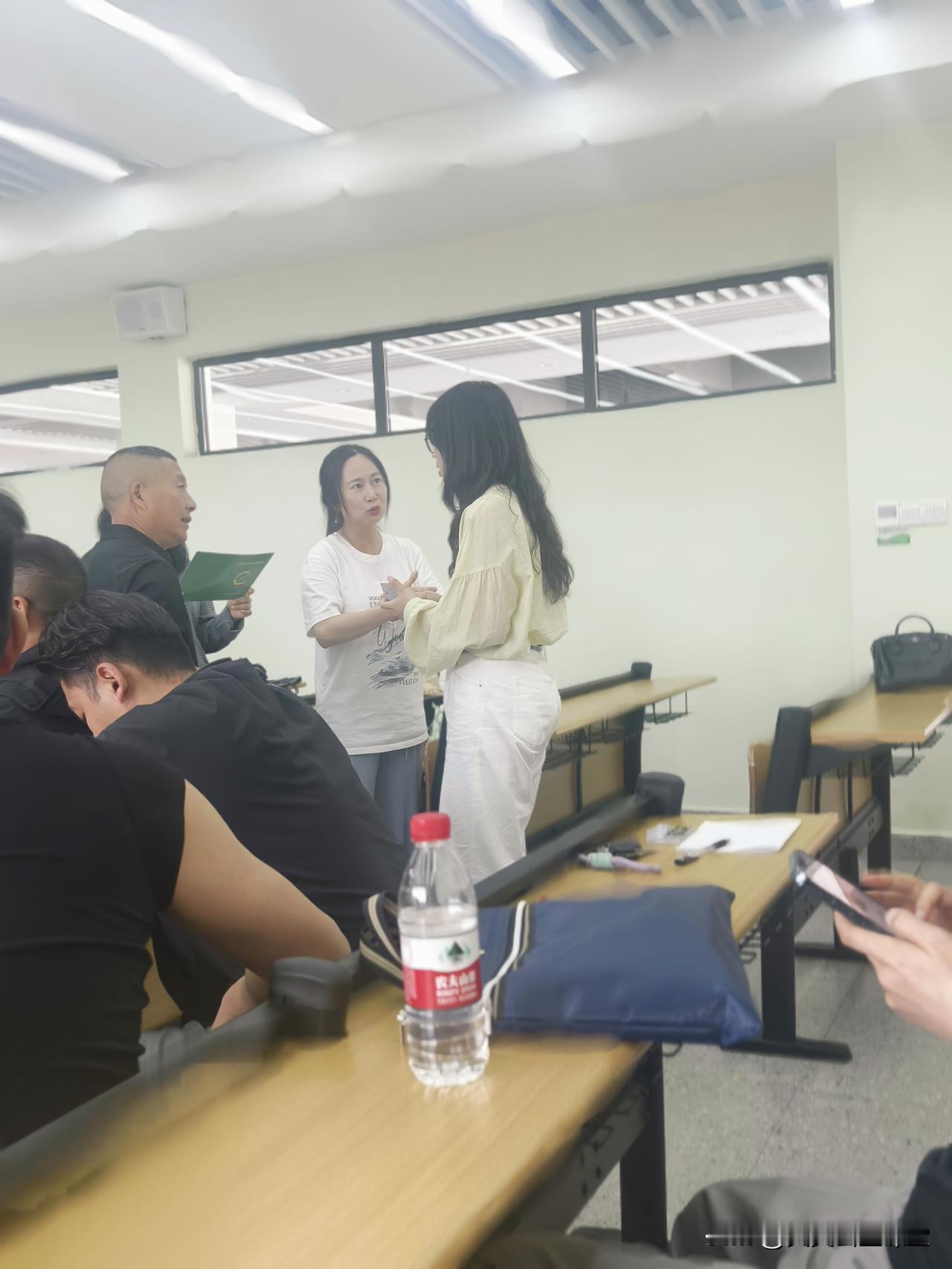 我的高血压就是喝酒喝好的，大学生村官，开会，让村里的老人、有高血压、糖尿病的人少