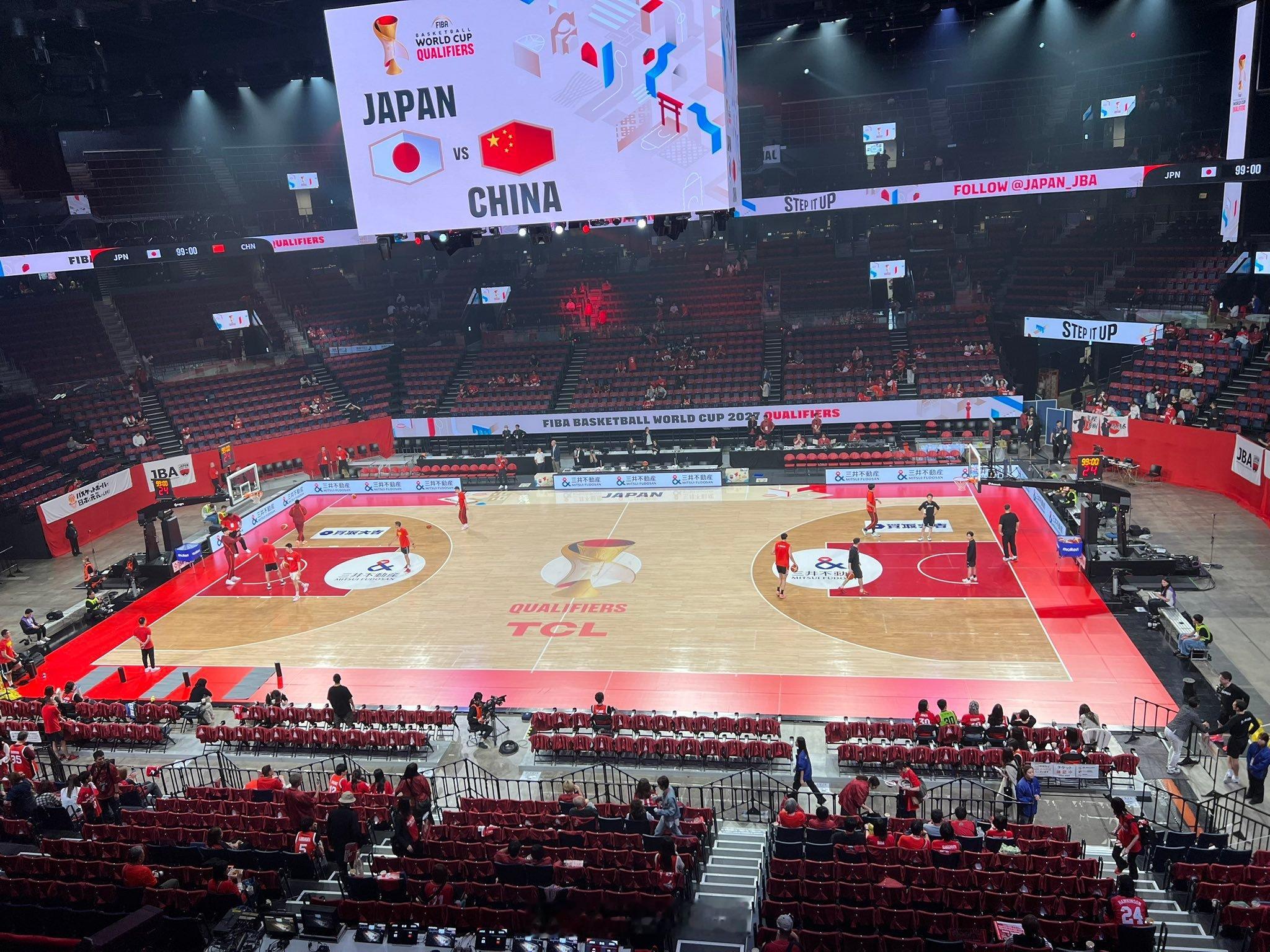 中国男篮vs日本男篮 这个场馆的条件，没得说，但今天，要让他们输！ 