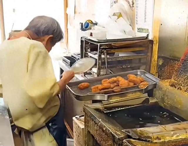日本年轻人流行“取消吃饭”，有人两天一餐，背后不只是生活选择