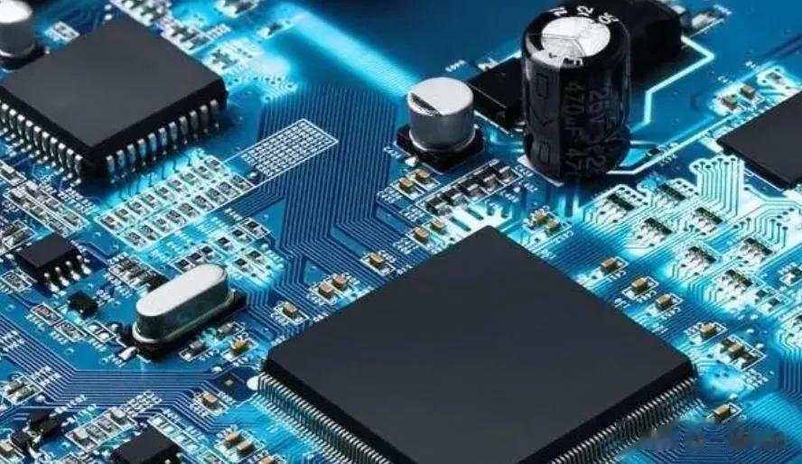 美媒：若中国再不停止自研芯片，经济危机马上就来，专家：小心有诈

如果中国再执迷