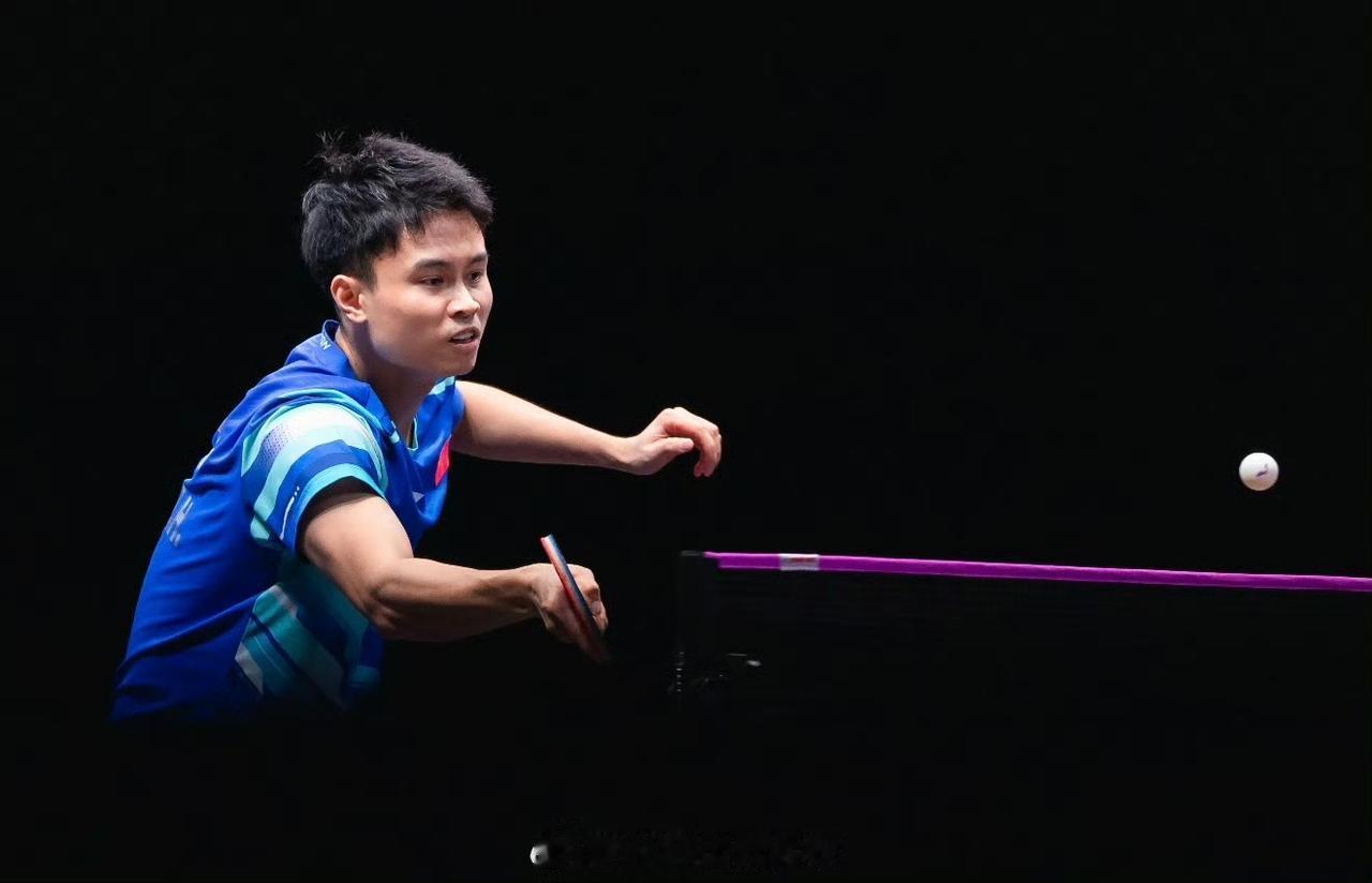 周启豪好样的，真的没有想到世界排名第四十位的周启豪竟然可以3:1逆转战胜世界排名