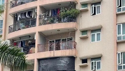 “缺德缺出新套路！”广东台山，一小区业主发现情况不对，一楼二十余间房被外地人收走