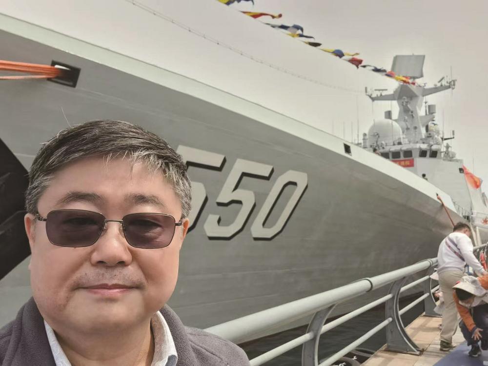 就在刚刚，所谓台“防务部长”顾立雄发布严正声明，

4月27日，针对台湾地区海军