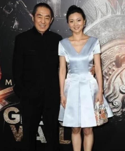 1999年，18岁的陈婷发现自己有了49岁张艺谋的孩子。陈婷打电话问张艺谋怎么办