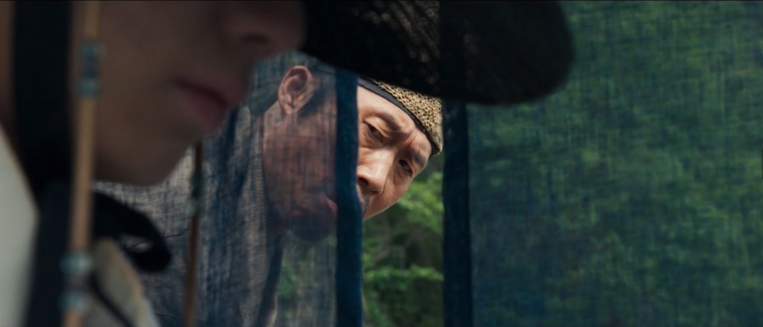 《与王生活的男人》“丁丑十月，端庙升遐，邑宰与从人畏惧，莫敢收敛。兴道即号哭，具