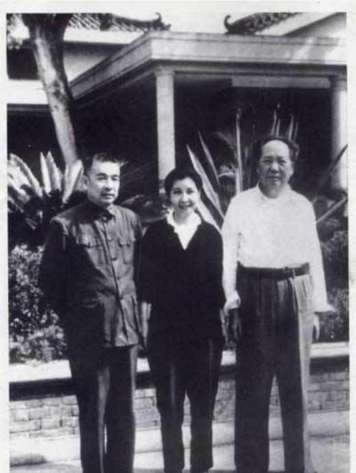 毛主席亲审人大常委名单时发现遗漏曾志，认为她工作极好，立即将她的名字增补进去！