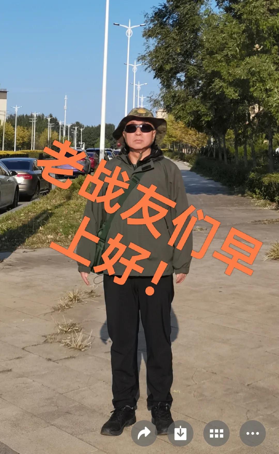 1980到1985年步兵第120师复员老兵发的都是抗美援朝大衣，大衣后都有血迹，