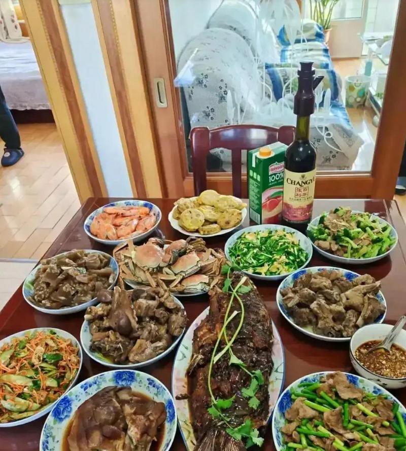 我男友来我家，我妈妈问他是不是借钱给彩礼？我男友尴尬了一下，说是的，但是未来是他