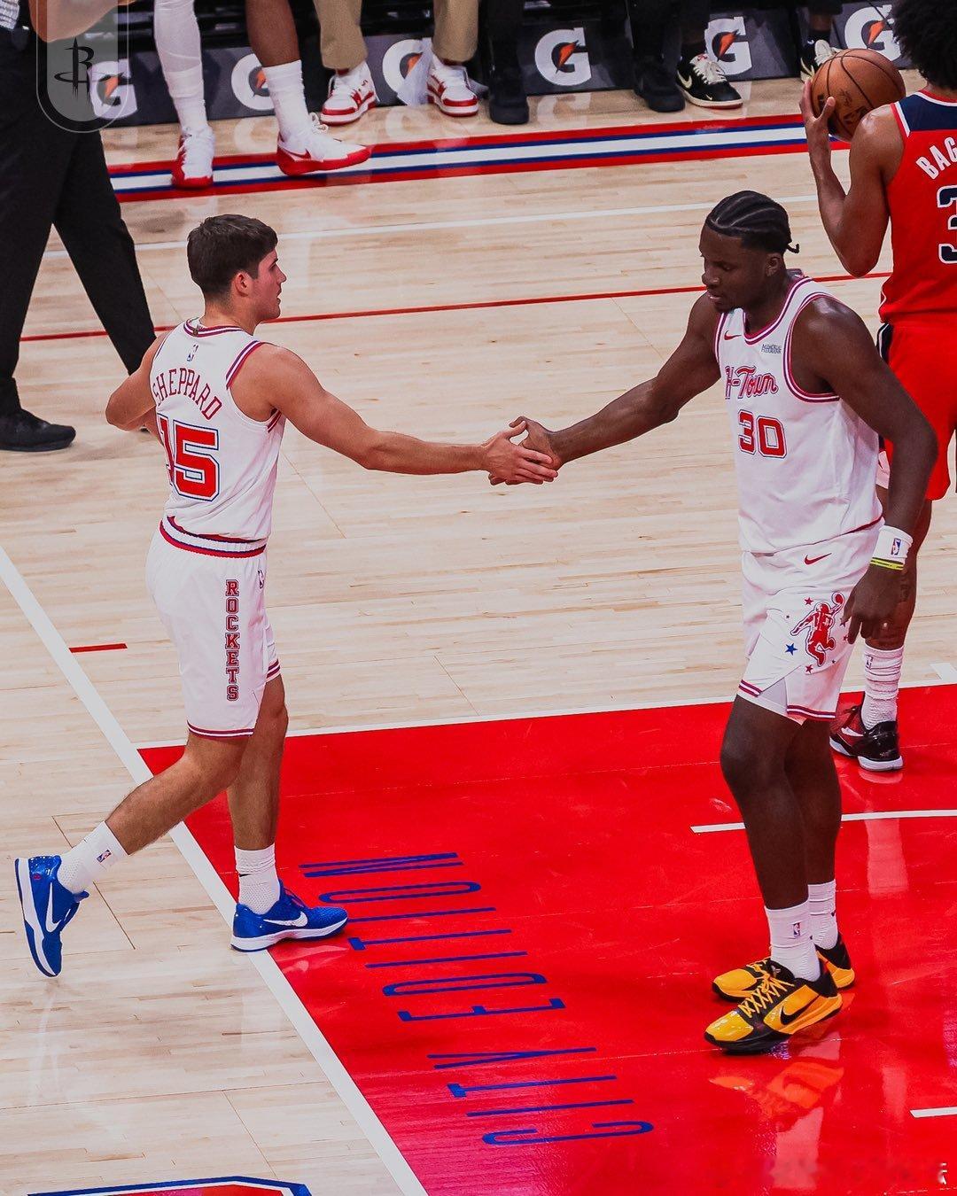 明早九点！NBA杯火箭主场战开拓者，能赢吗？直播及回放：ez33.cc（浏览器输