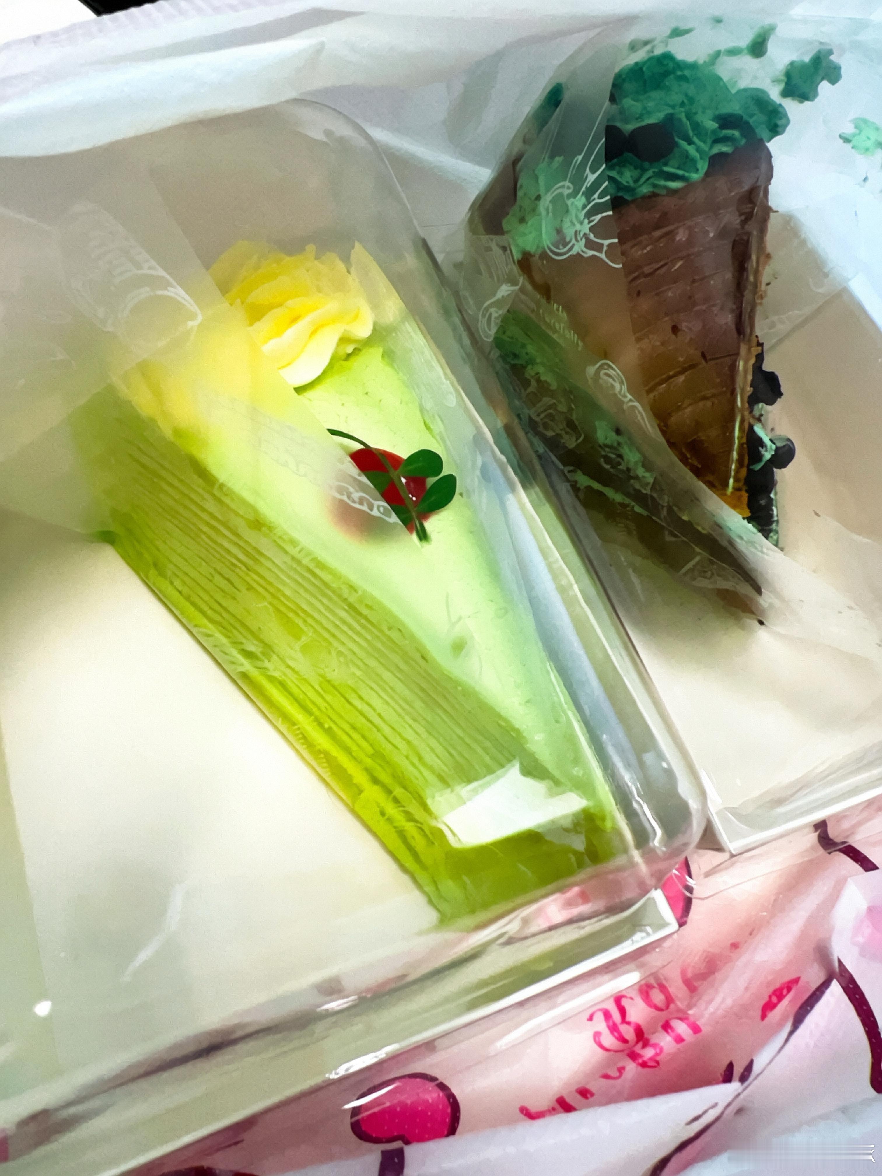 我最近一直被投喂两种口味的小蛋糕 每次都是 但还是瘦了因为我好像我的胃不如年轻时