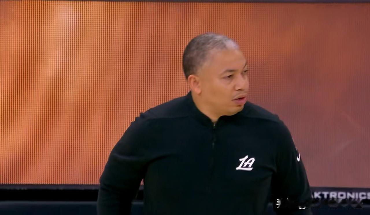 快船主帅泰伦-卢真是太懂球了！在今天快船客场以101：129惨败于魔术的赛后采访