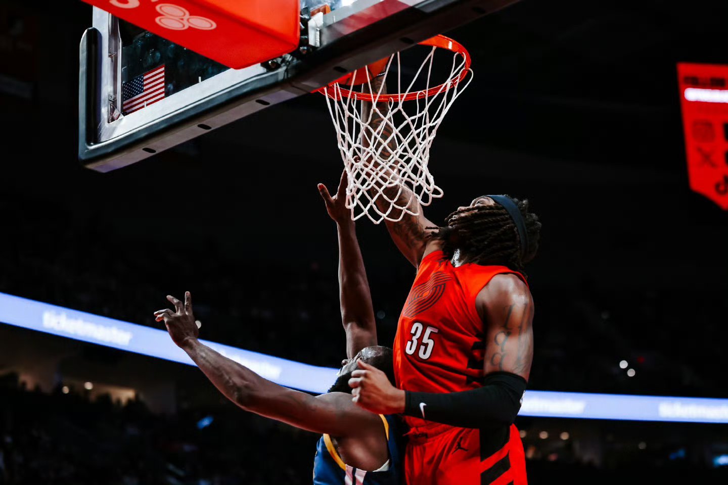 波特兰开拓者 本赛季罗威薪金达到1330万美元，同时在本赛季结束之后就将到期，而