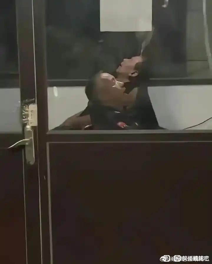 不懂就问！招这种保安的意义是什么？？ 