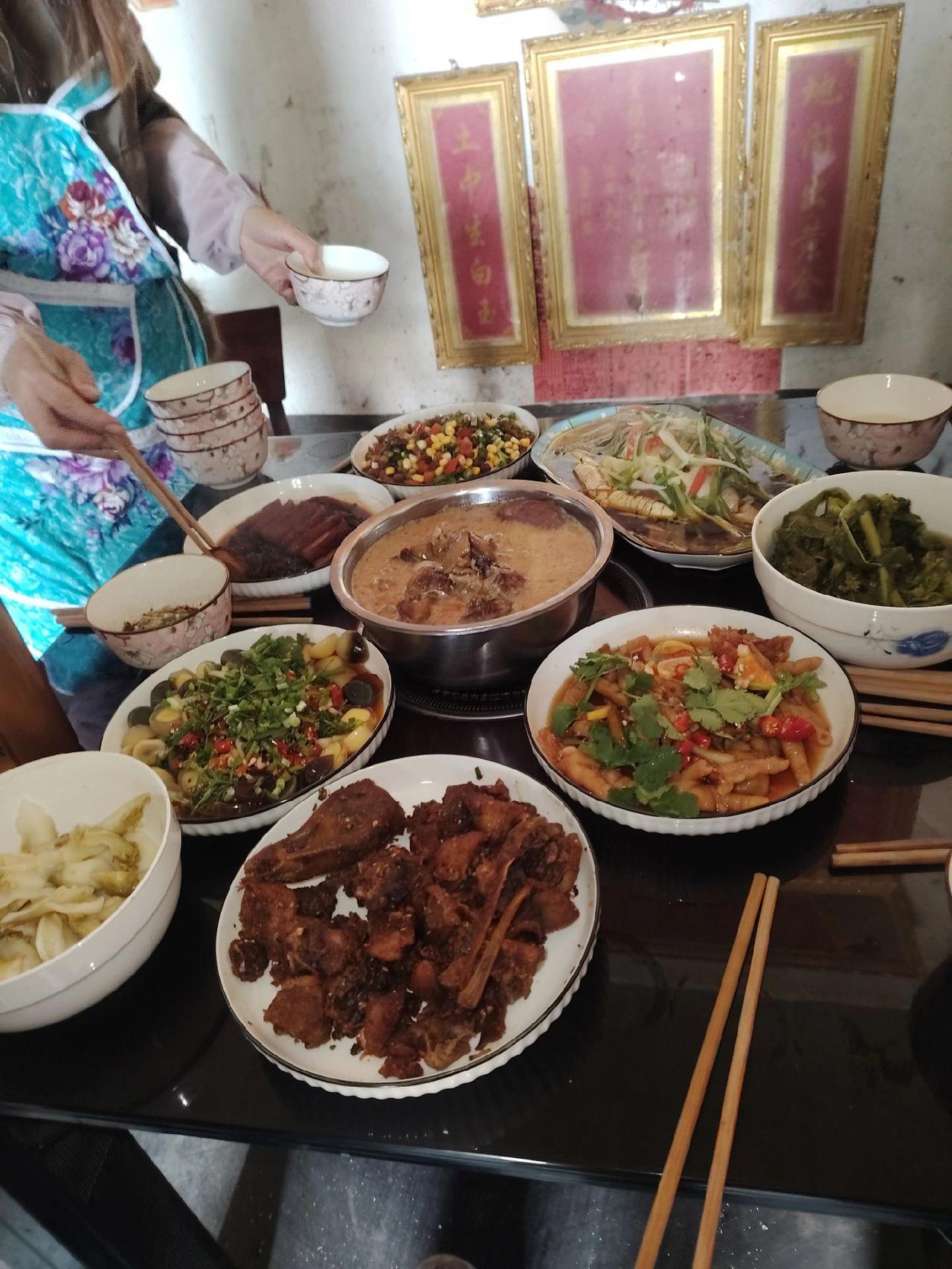 评论区发年夜饭！点赞最多的送大礼包一份