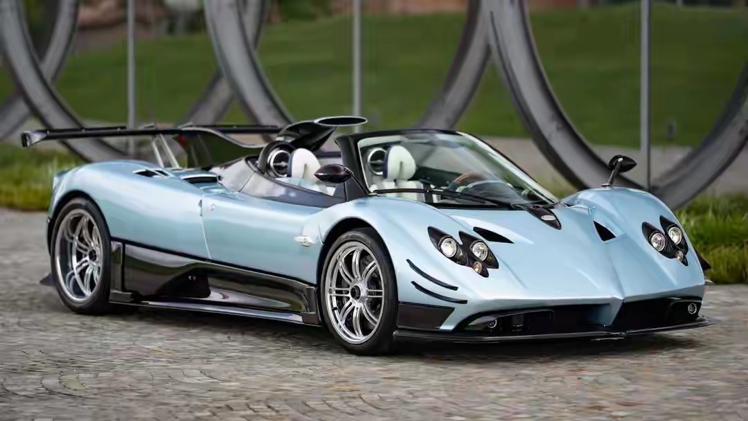 1999年，Pagani Zonda（帕加尼风之子）首次亮相。2011年，Zon