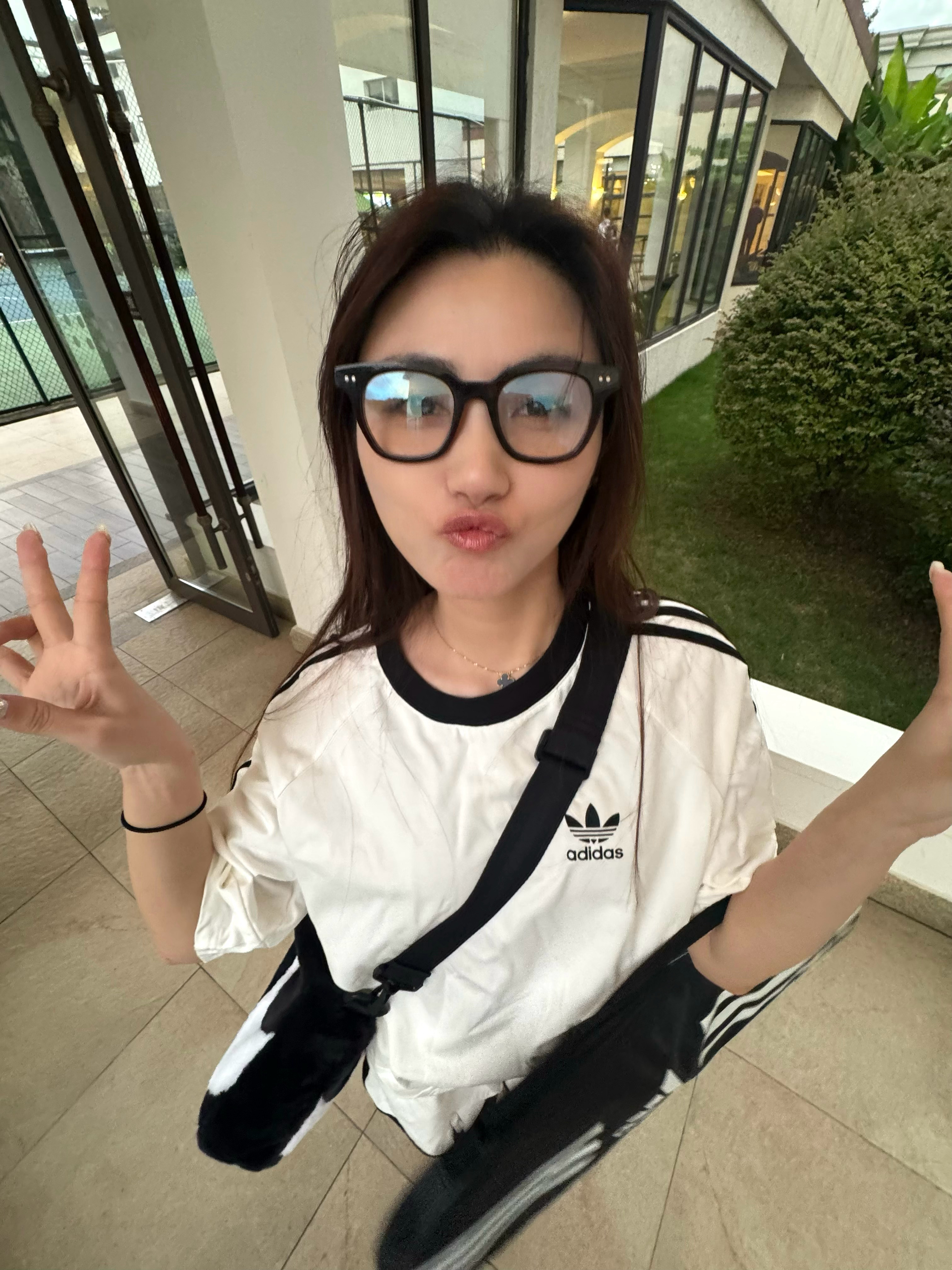 嗨👋🏻 ​​​
