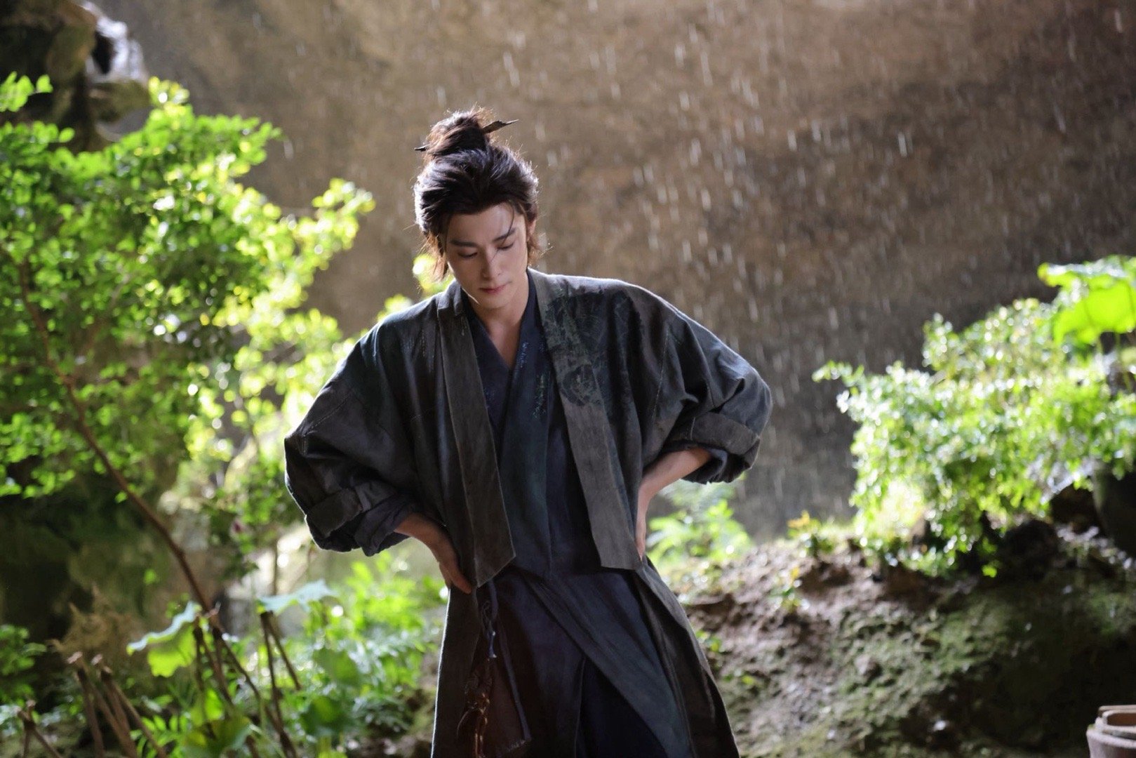 王鹤棣出道八周年 出道八周年快乐！从道明寺、许七安到宋潜机，影视角色稳步进阶，综