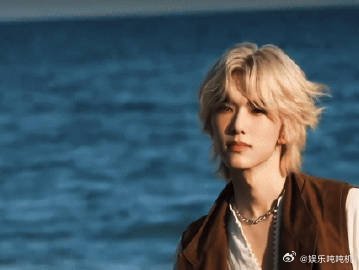 马柏全日漫里走出来的男主角 马柏全把日漫男主演活了！条纹衬衫、湖畔奔跑、海边欢笑