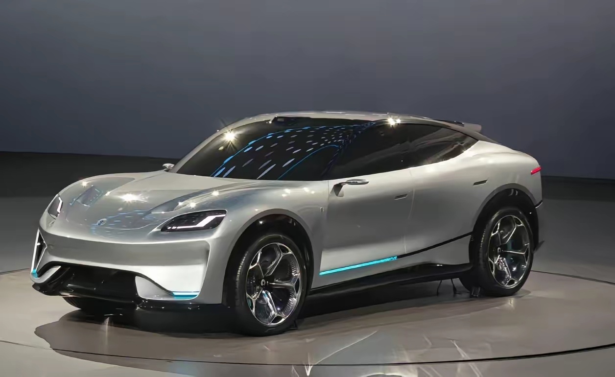 赛力斯的新品牌AIVA，感觉这完全不像概念车，这应该是能量产的，挺好看的，设计原