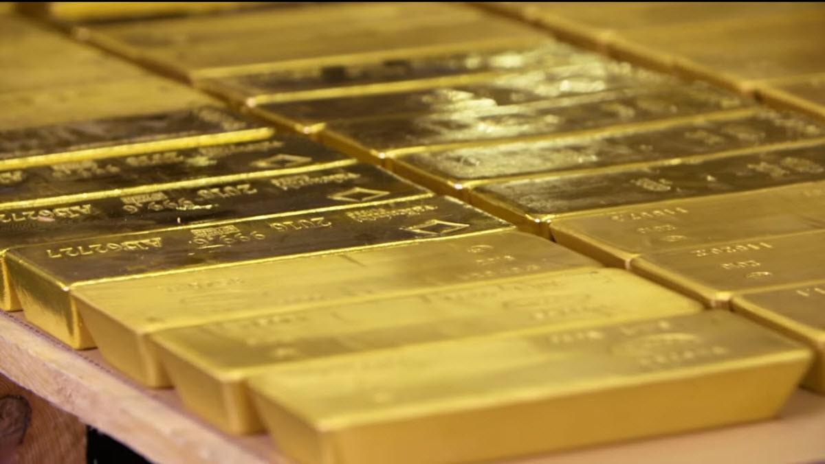 金银收跌！
0.95%、1.10%，贵金属市场的风向已经悄悄变了。
 
北京时间