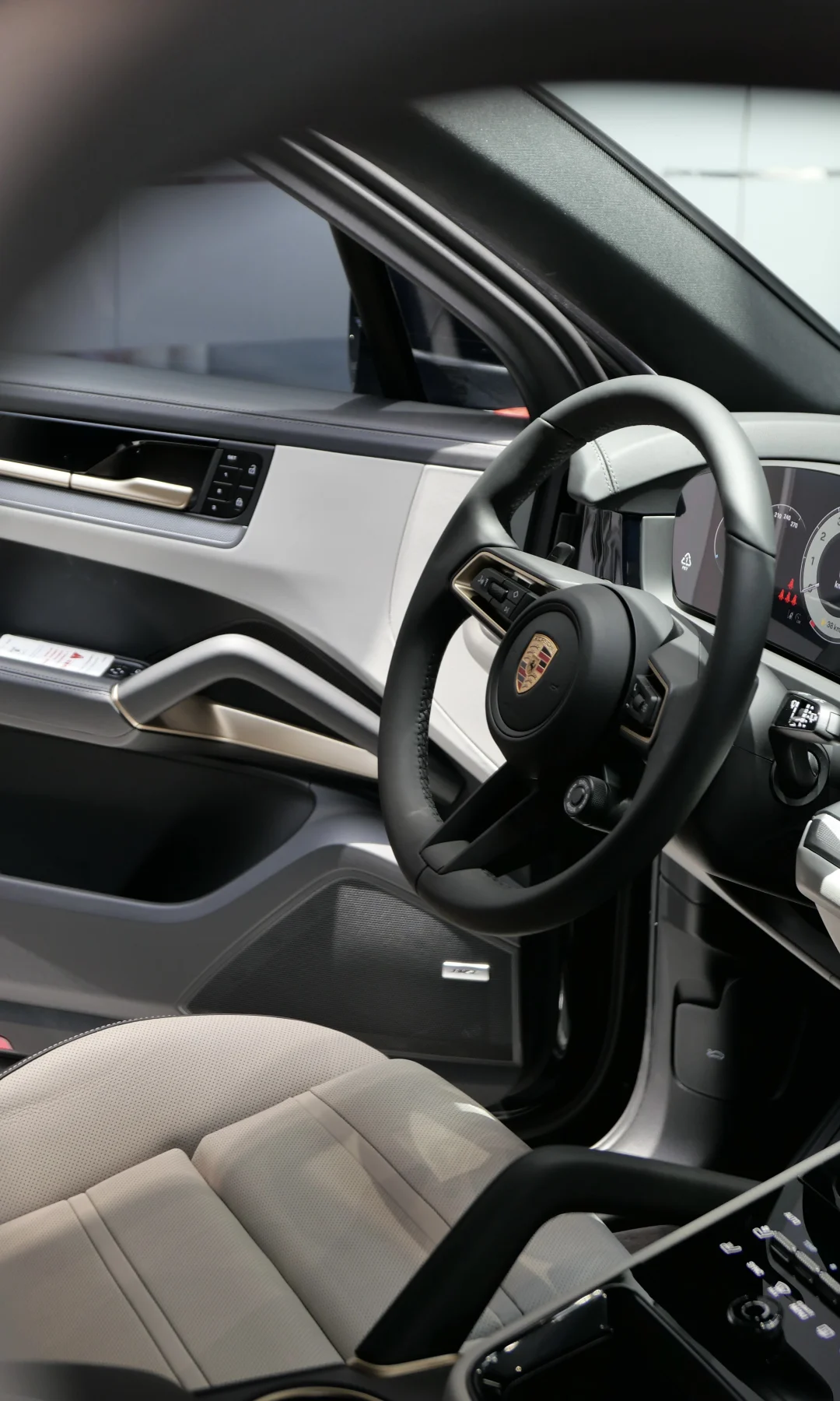 Cayenne晶石黑/哑灰内饰这么搭配才高级