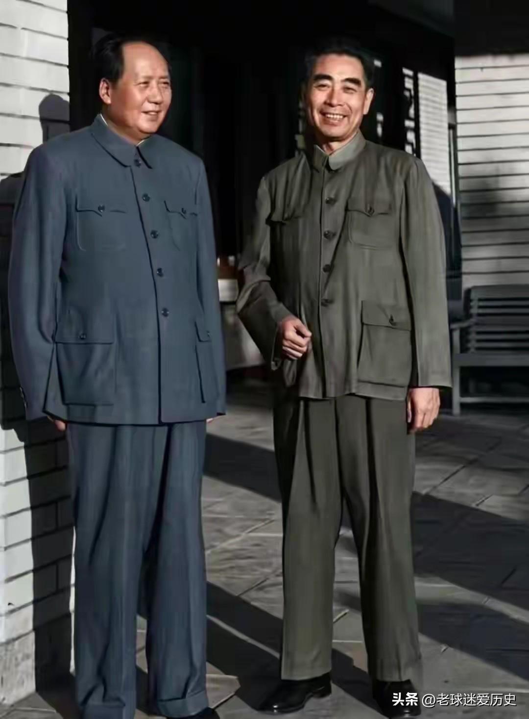 毛主席与周总理是革命岁月里举世无双的黄金搭档，数十载风雨同舟，彼此信任扶持，情谊