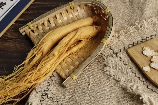 日本和牛花60年建立的顶奢规则，长白山人参凭什么能更快超车？
 
一提高端滋补，