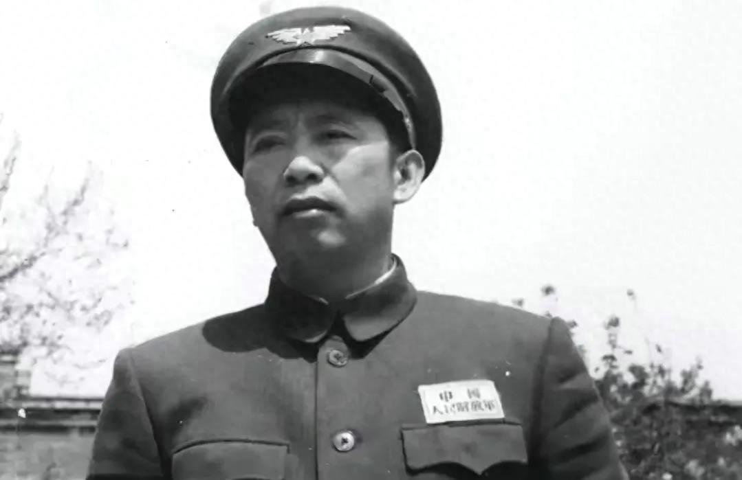 第十四兵团成立，刘亚楼担任司令员。这个第十四兵团非常牛，实力强大。下辖三个军，即