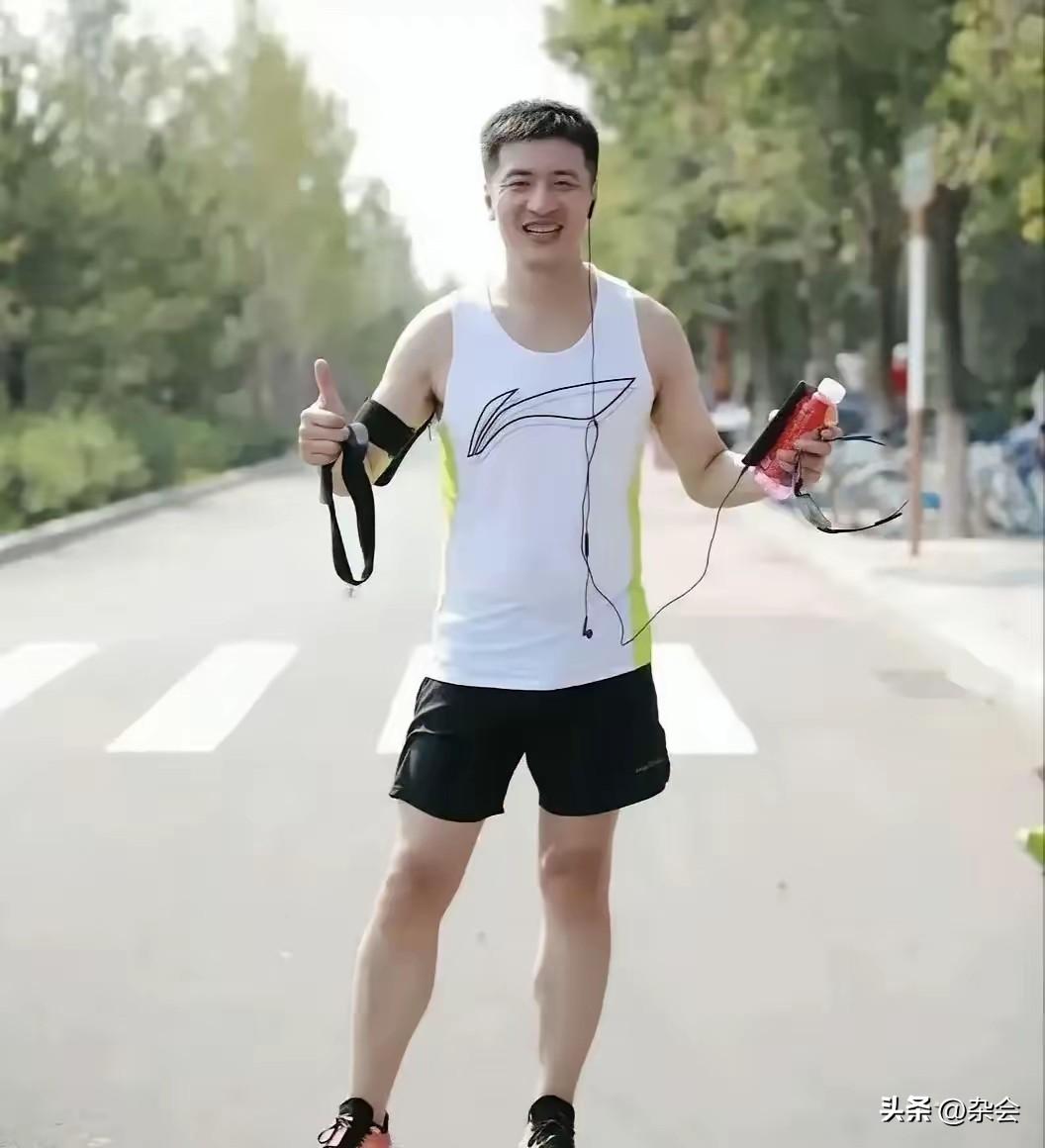 看到41岁壮年离世的新闻，心里久久不能平静。
有钱、有闲、爱运动，却依然没跑赢过